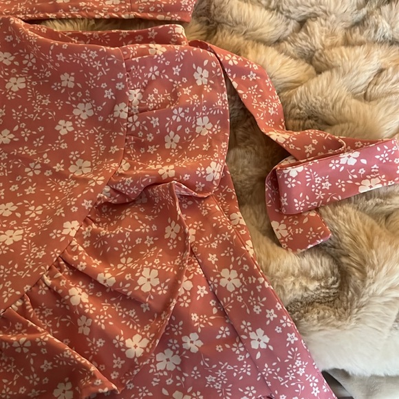 Pink Lily Two Piece Set - Picture 2 of 6